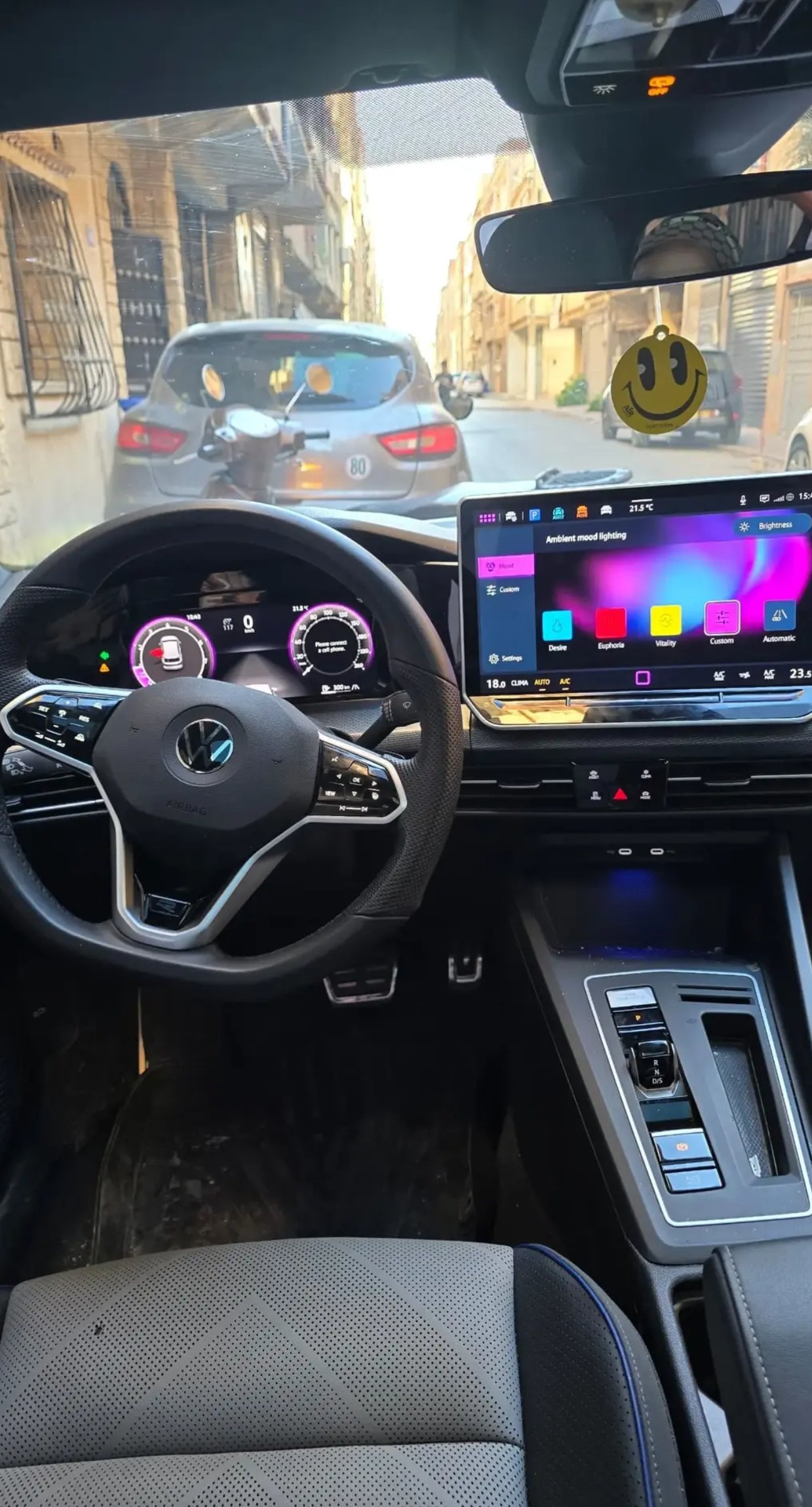 
								Golf 8.5 R-Line 300TSI full									